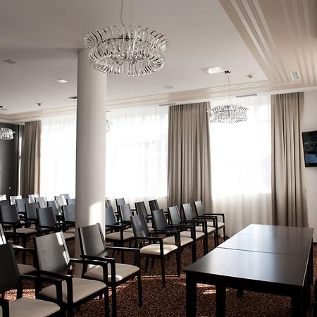 אראד Hotel Leon & Spa מראה חיצוני תמונה