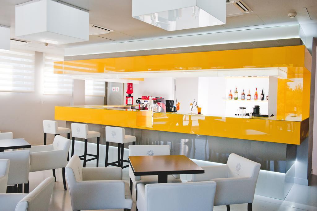 אראד Hotel Leon & Spa מראה חיצוני תמונה