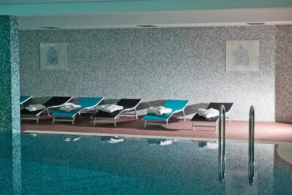אראד Hotel Leon & Spa מראה חיצוני תמונה