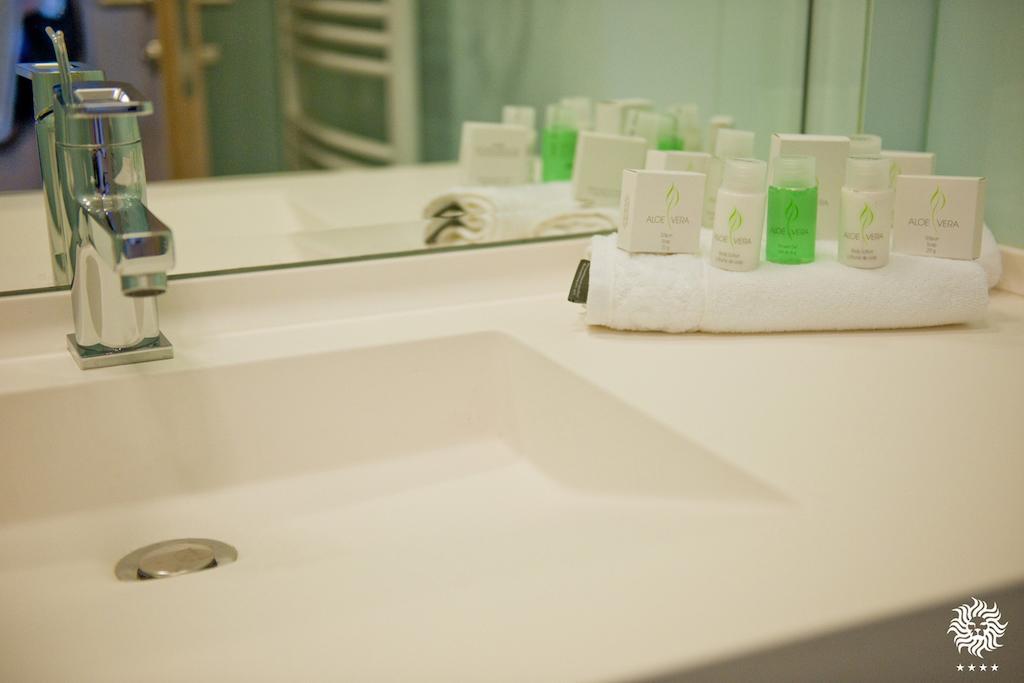 אראד Hotel Leon & Spa חדר תמונה