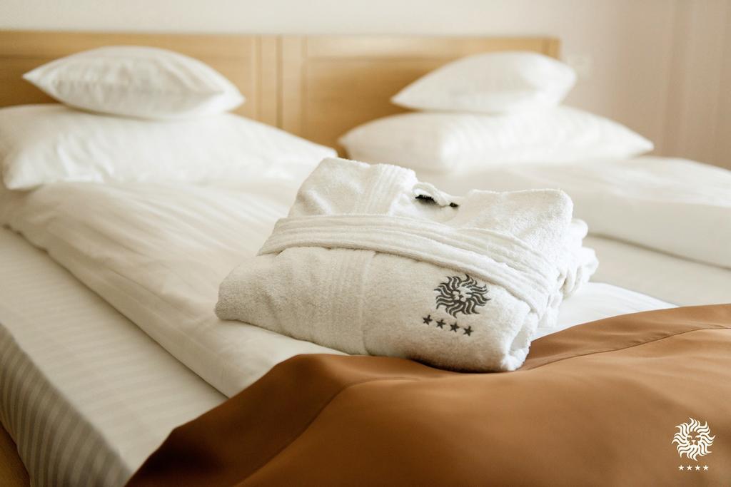 אראד Hotel Leon & Spa חדר תמונה