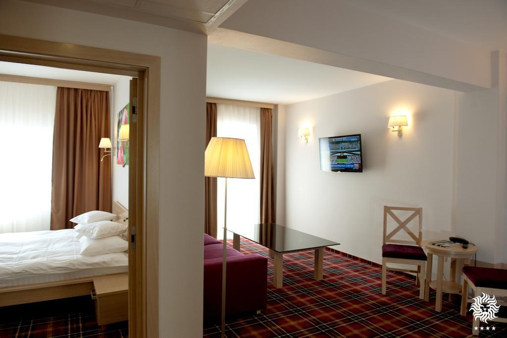 אראד Hotel Leon & Spa חדר תמונה